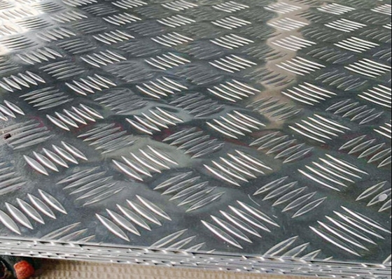 10 16 12 Gauge Bright Aluminium Diamond Plate บังโคลนรถพ่วง 1050 3004 3105 5754 7075