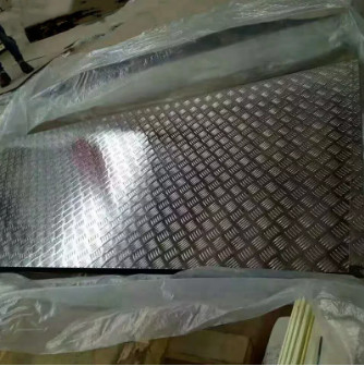 3003 H14 แผ่นอลูมิเนียมเพชรแผ่นนูน 1050 H16 1070