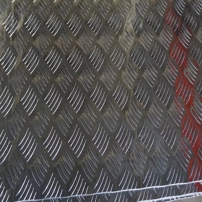 แผ่นตรวจสอบอลูมิเนียมขัดเงา 5 บาร์ 8x4 5083 H112 8 X 4 2011 T6 Bright Tread